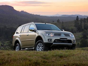 Mitsubishi Challenger II  - 2008 по 2013