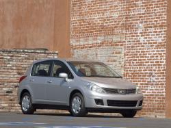 Nissan Versa I - 2006 по 2012 Хэтчбек 5дв.