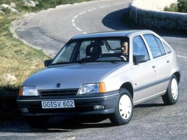 Opel Kadett E Рестайлинг - 1989 по 1993 Хэтчбек 5 дв.