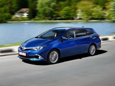 Toyota Auris II Рестайлинг - 2015 по 2018