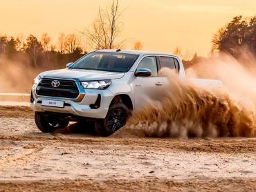 Toyota Hilux VIII Рестайлинг - 2020 по 2025