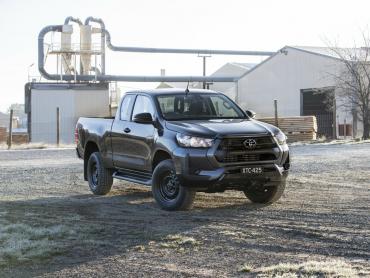 Toyota Hilux VIII Рестайлинг - 2020 по 2025 Пикап Полуторная кабина Extra Cab