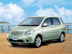 Toyota Raum II - 2003 по 2011